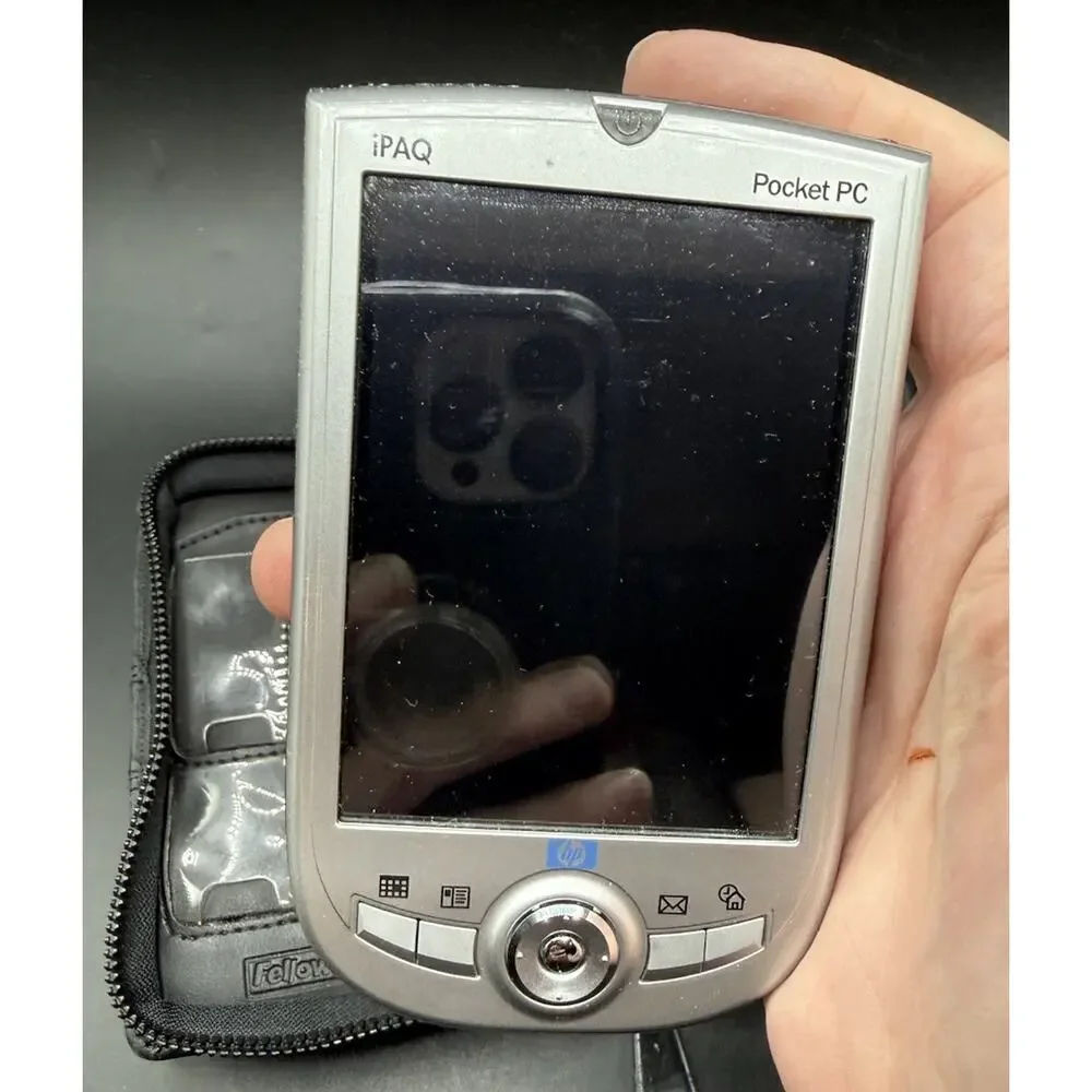 HP iPAQ Pocket PC PDA Touchscreen 240x320 Intel XScale X09-50650 In Case -C32